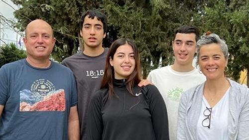 Kutz family Aviv 54 Livnat 49 Rotem 19 Yonathan 17 Yiftach 15 T